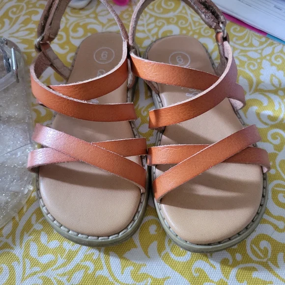 Michael Kors toddler sandals - Picture 3 of 5